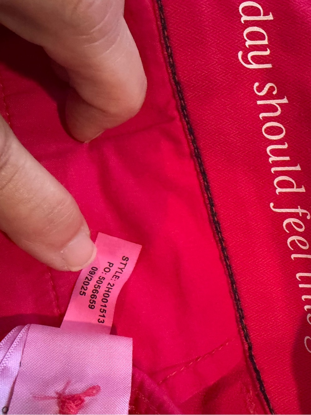 Vineyard Vines Herringbone Everday Short - Picture 8 of 8